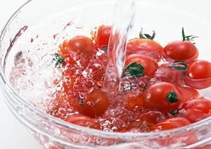 鹿児島の風土と伝統製法が育てる本物の黒酢。
